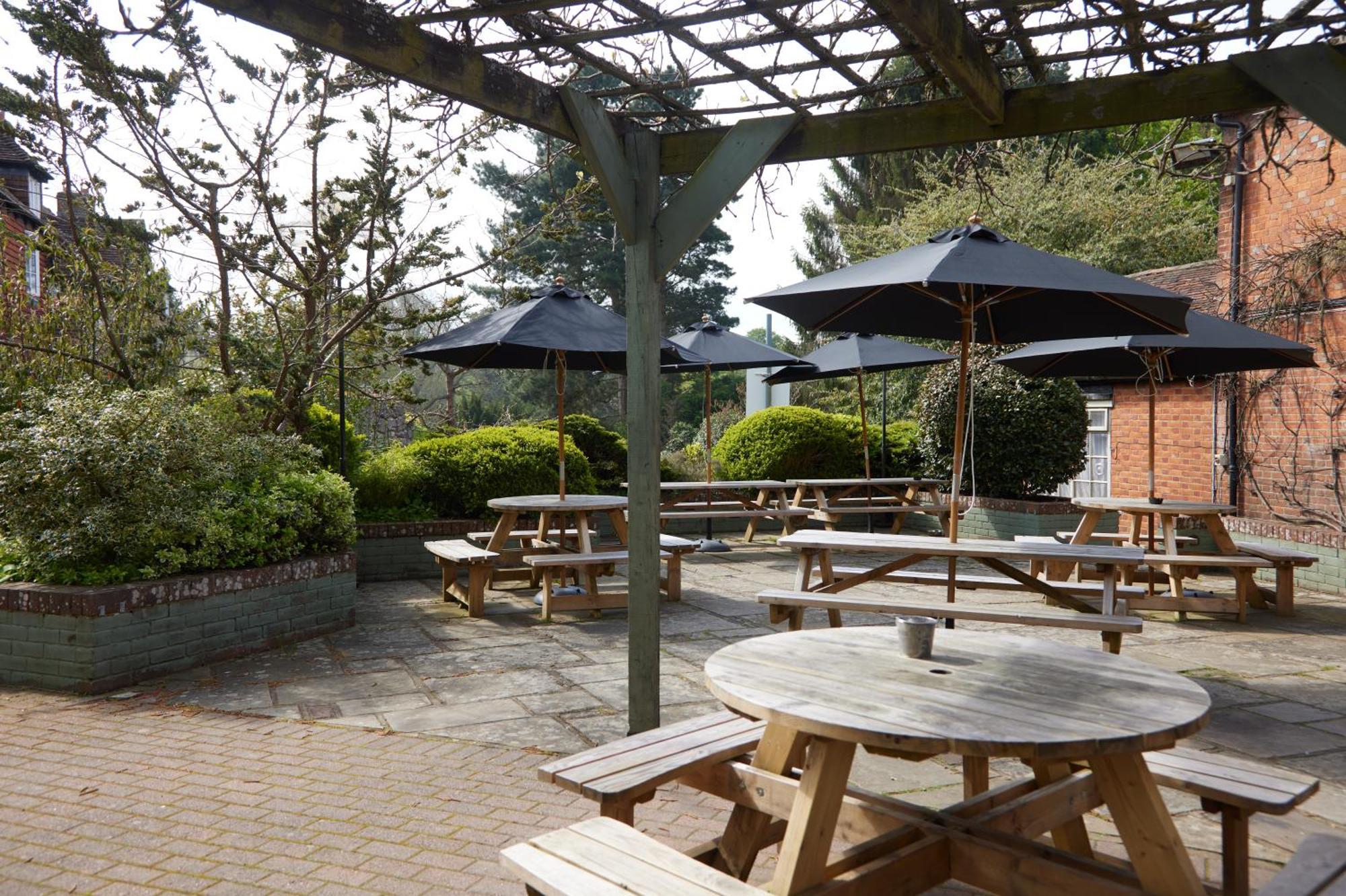 Kings Arms Hotel By Greene King Inns ウェスターハム エクステリア 写真